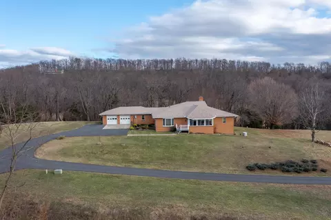 View/Area - 106 Merrick Ln, Raphine, VA 24472 photo 1 of 7