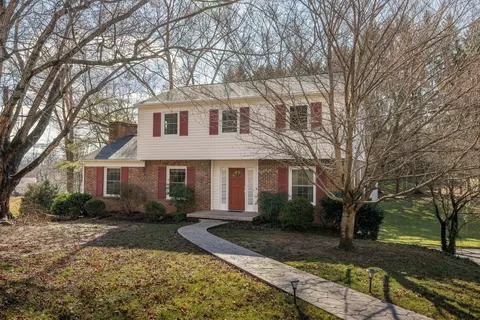 1021 Ridgemont Dr, Staunton, VA 24401