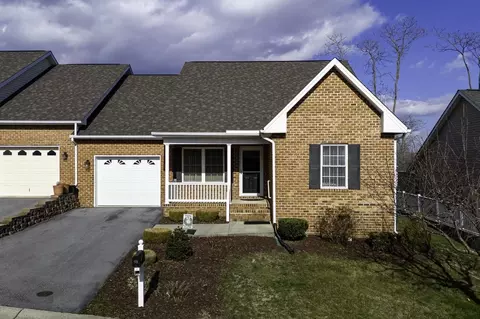 470 Hickory Grove Cir, Harrisonburg, VA 22801
