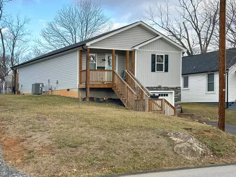 510 Grubert Ave, Staunton, VA 24401