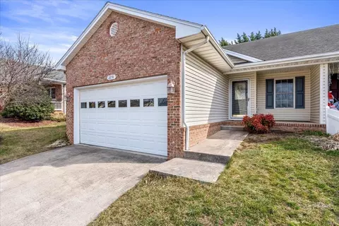2291 Lake Terrace Dr, Harrisonburg, VA 22802