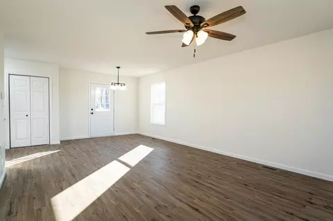 16610 E Spring Ave E, Elkton, VA 22827 photo 4