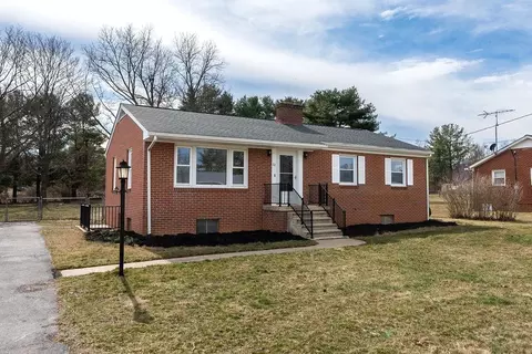 22 Lea Dr, Fishersville, VA 22939