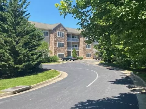 1410 N Coalter St N #304, Staunton, VA 24401