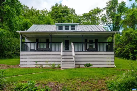 92 Rooster Ridge Rd, Roseland, VA 22967