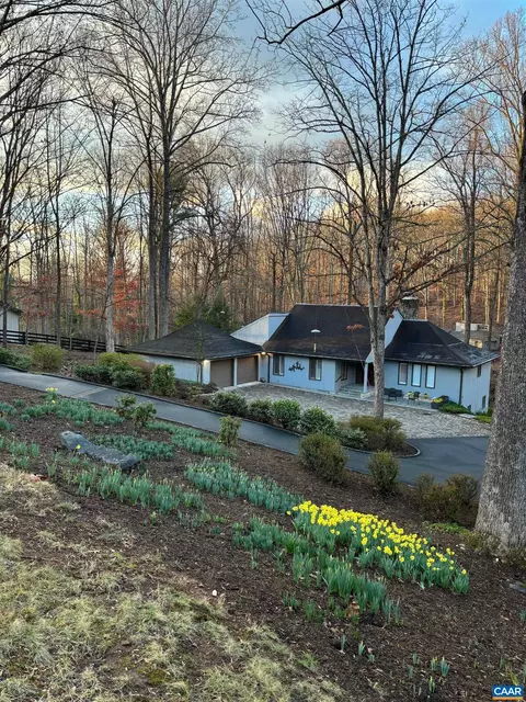 312 Rookwood Dr, Charlottesville, VA 22903