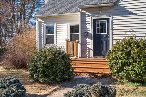 328 York Dr, Waynesboro, VA 22980