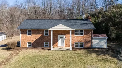 854 Old White Hill Rd, Stuarts Draft, VA 24477