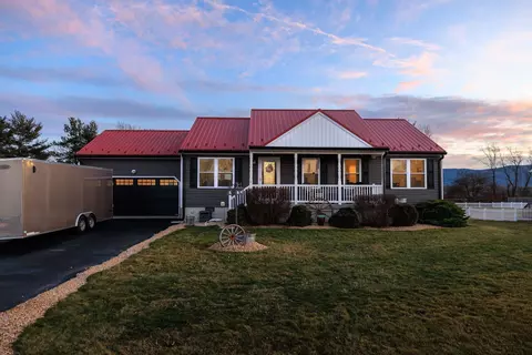 57 Princess Ann Ln, Stuarts Draft, VA 24477