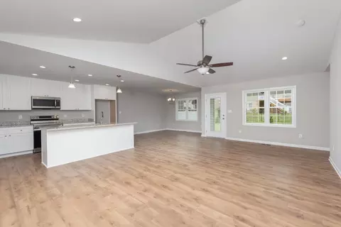 273 Jocelyn Ln, Waynesboro, VA 22980