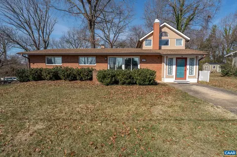 2617 Commonwealth Dr, Charlottesville, VA 22901