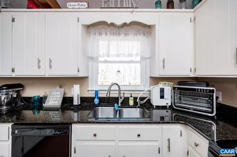 Kitchen - 109 Otterview Rd, Forest, VA 24551 photo 4 of 6