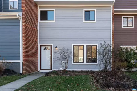 920 Prescelly Pl, Charlottesville, VA 22901