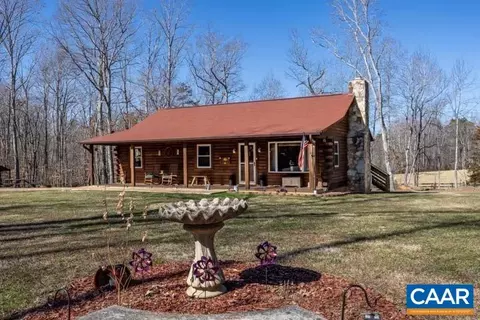 5880 Mechunk Ridge Ln, Keswick, VA 22947