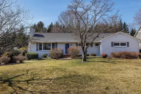 1011 Hawthorne Ln, Waynesboro, VA 22980