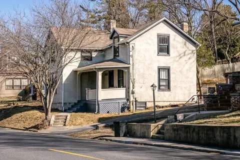 1109 Spring Hill Rd, Staunton, VA 24401