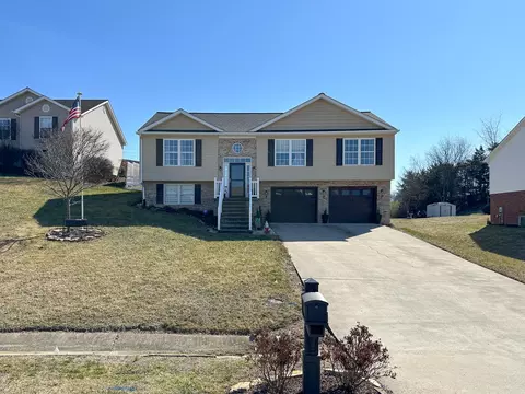 127 Falcon Ln, Weyers Cave, VA 24486