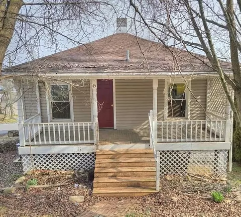 43 Olive St, Staunton, VA 24401