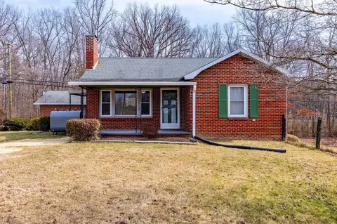 1153 E Side Hwy, Waynesboro, VA 22980