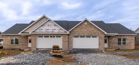 251 Freemont Cir, Broadway, VA 22815