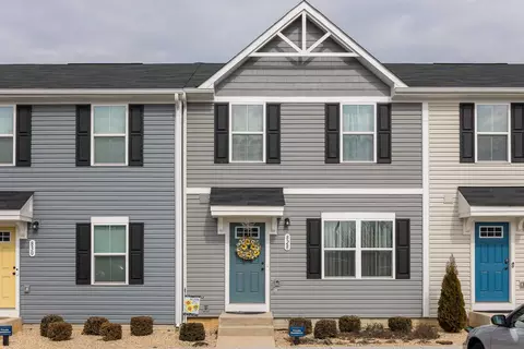 828 Carson Cir, Grottoes, VA 24441