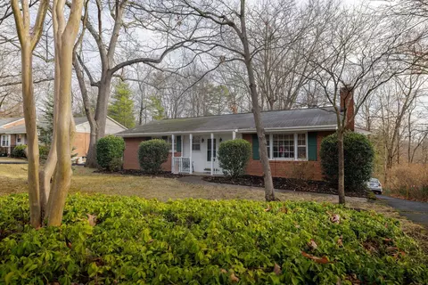 512 Robin St, Staunton, VA 24401