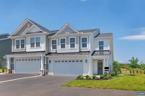 228 Ridgeline Dr, Waynesboro, VA 22980