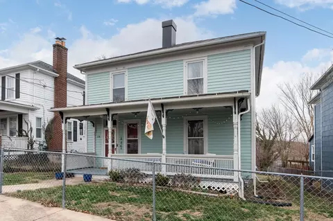 114 Thompson St, Staunton, VA 24401