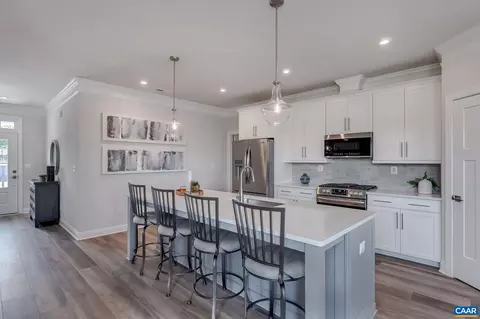 229 Ridgeline Dr, Waynesboro, VA 22980