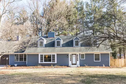 902 Providence Pl, Lexington, VA 24450