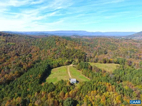 7369 Botetourt Rd, Fincastle, VA 24090