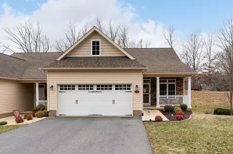 1220 Stocker St, Staunton, VA 24401