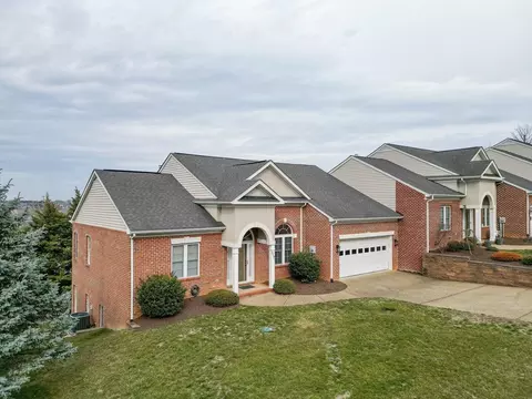 317 Blue Stone Hills Dr, Harrisonburg, VA 22801