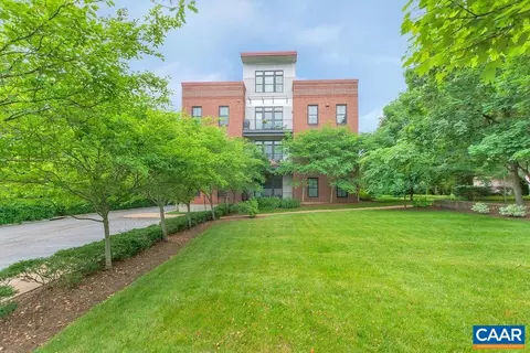 200 Douglas Ave #2F, Charlottesville, VA 22902