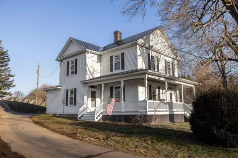 125 Smoky Row Rd, Staunton, VA 24401