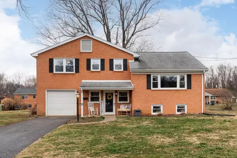 1140 Club Rd, Waynesboro, VA 22980