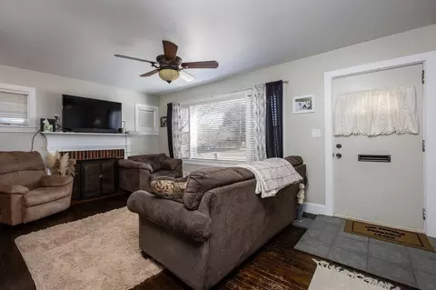 709 6th St, Shenandoah, VA 22849 photo 3