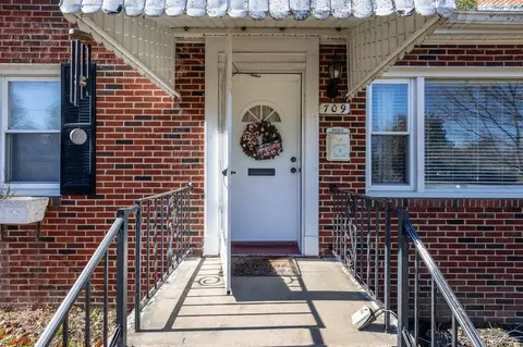 709 6th St, Shenandoah, VA 22849 photo 2