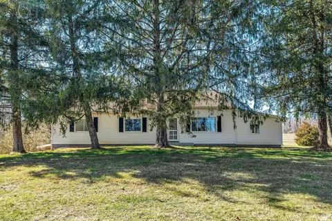 9820 Lee Hwy, Weyers Cave, VA 24486