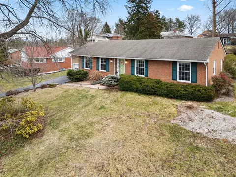 1624 Edgehill Rd, Waynesboro, VA 22980