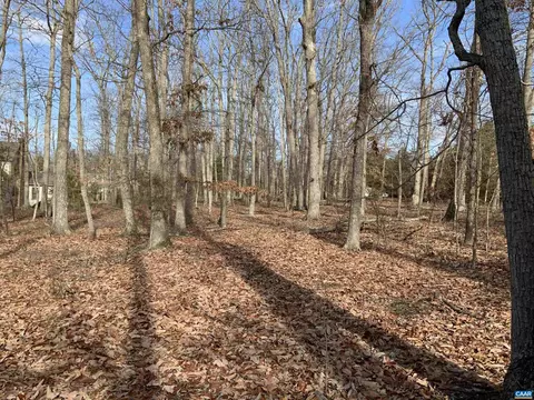 9 Fleetwood Dr, Palmyra, VA 22963