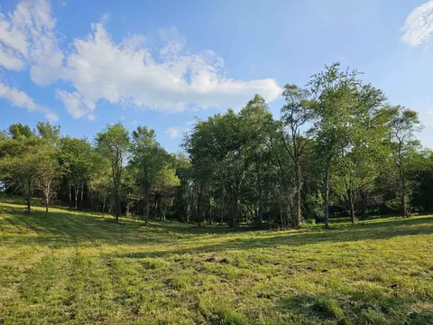 10 Crown Rdige Berry Farm Rd, Staunton, VA 24401