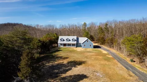 10 Mikes Knob Ln, Waynesboro, VA 22980