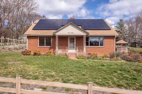 1318 Greystone St, Harrisonburg, VA 22802