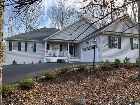 21 Tobacco Ter, Palmyra, VA 22963