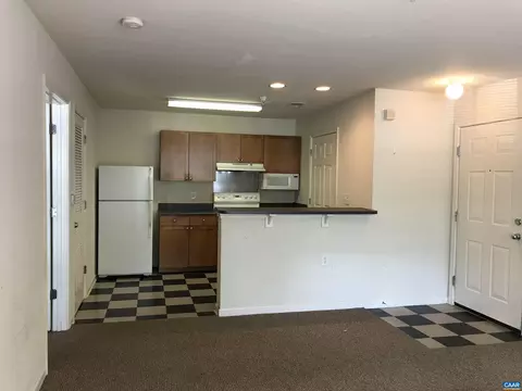 137 Yellowstone Dr #105, Charlottesville, VA 22903