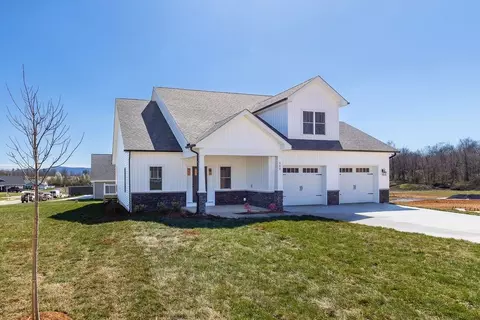 200 Lindburgh Dr, Waynesboro, VA 22980