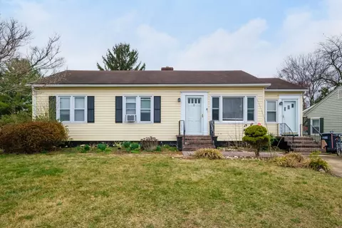 815 Spotswood Dr, Harrisonburg, VA 22802