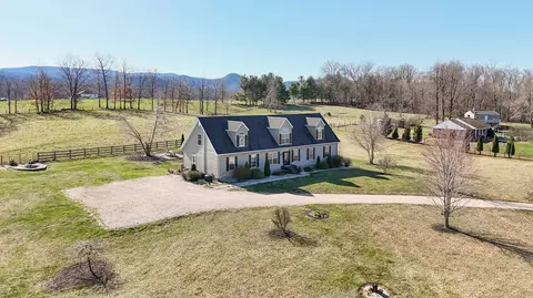 450 Steeles Fort Rd, Raphine, VA 24472