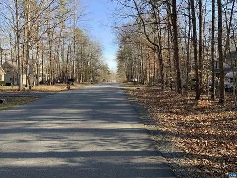 40 Riverside Dr, Palmyra, VA 22963 photo 3